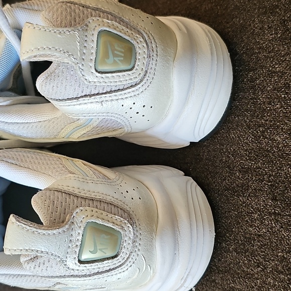 Nike Air Women's Running Shoes 🩵🩵🩵 - Picture 8 of 9